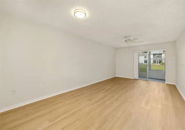 3rd image of 203 47Th Ave Dr W, BRADENTON, FL 34207