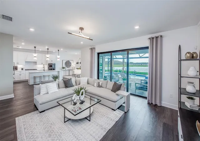 Photo 2 of Sale Pending at 7461 Summer Ct, Sarasota, FL 34231 | MLS# TB8460305 | Listing updated on 2026-06-29