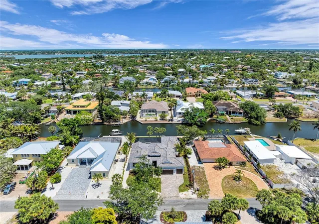 Homes for sale in Sarasota, FL | 5103 Windward Ave, Sarasota, FL 34242 | MLS# A4676707