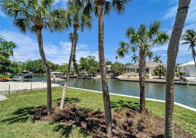 Homes for sale in Sarasota, FL | 5103 Windward Ave, Sarasota, FL 34242 | MLS# A4676707