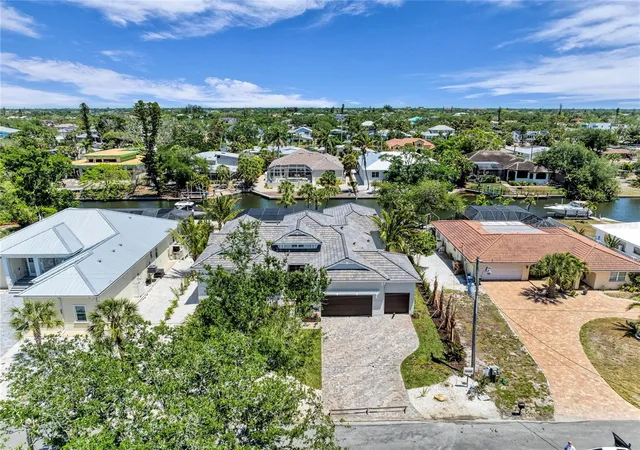 Photo 3 of Sale Pending at 5103 Windward Ave, Sarasota, FL 34242 | MLS# A4676707 | Listing updated on 2026-10-02