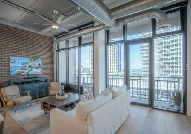 5th image of 175 2Nd St S, St. Petersburg, FL 33701
