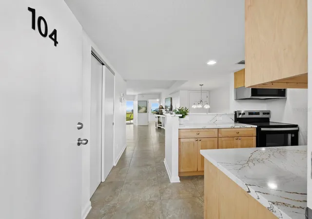 Homes for sale in Longboat Key, FL | 5231 Gulf Of Mexico Dr #104, Longboat Key, FL 34228 | MLS# A4676730