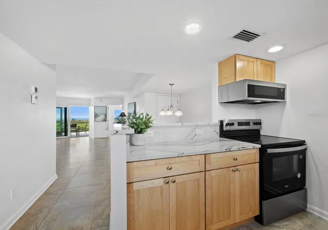 Homes for sale in Longboat Key, FL | 5231 Gulf Of Mexico Dr #104, Longboat Key, FL 34228 | MLS# A4676730