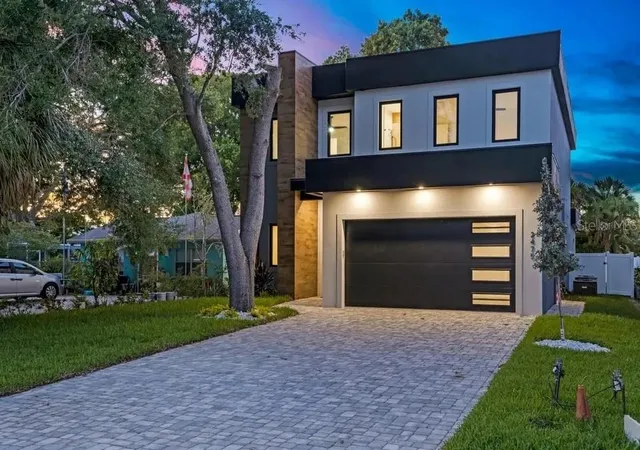 Single family home for sale at 2475 Bay St, SARASOTA, FL 34237 | MLS# A4676732