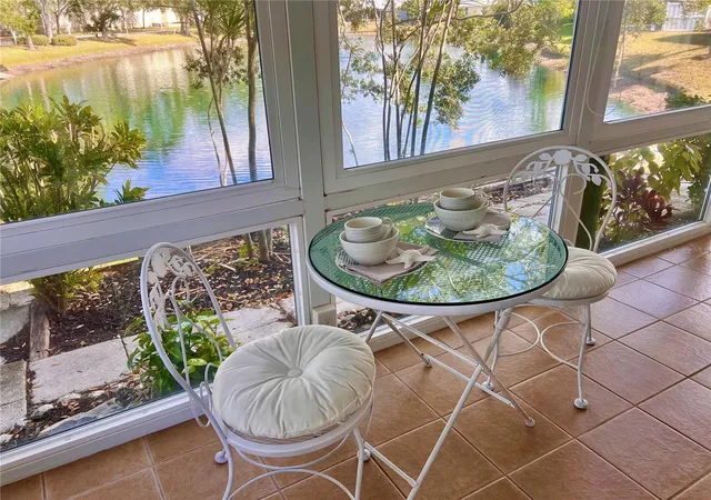 Photo 2 of Single family home for sale at 7801 Ontario St Cir, Sarasota, FL 34243 | MLS# A4676752 | Listing updated on 2026-09-05