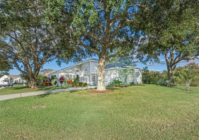 Photo 1 of Single family home for sale at 25300 Hibiscus St, Leesburg, FL 34748 | MLS# TB8460495 | Listing updated on 2026-10-02