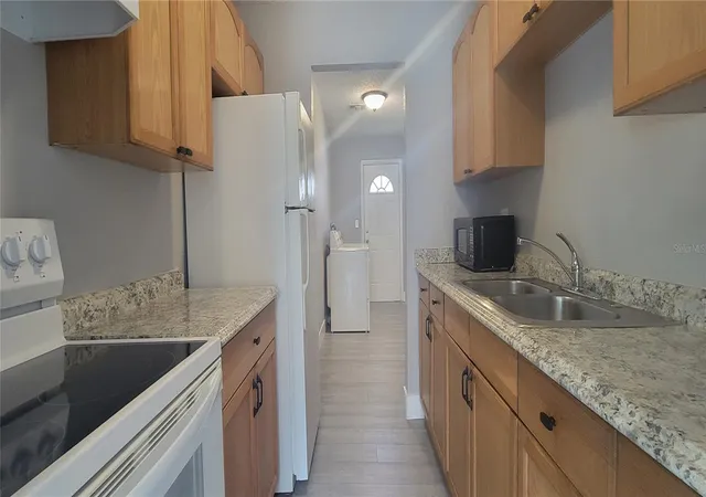Photo 4 of House for sale at 6625 S W Shore Blvd, Tampa, FL 33616 | MLS# TB8460599 | Listing updated on 2026-10-02