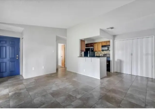 Listing Photo 1 - Condo for sale in building located at 3827 Bay Clb Cir, KISSIMMEE, FL 34741 - Unit #204