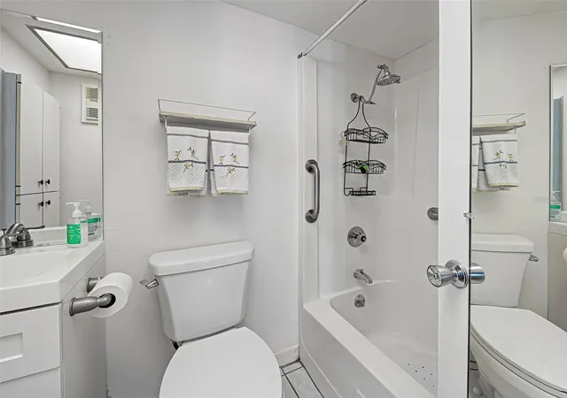 2nd image of 232 Saint Augustine Ave, VENICE, FL 34285