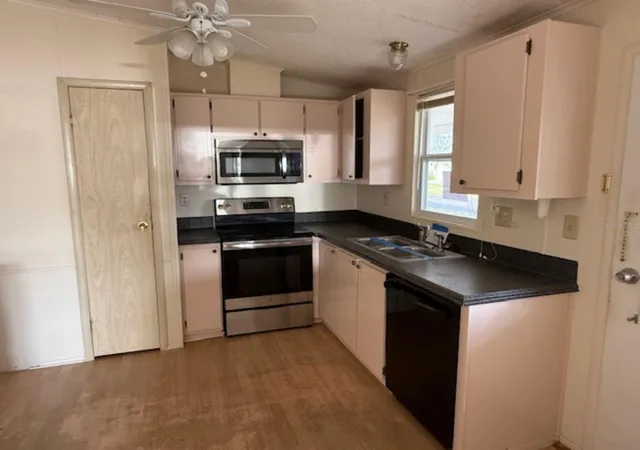 4th image of 1832 W Schwartz Blvd, Lady Lake, FL 32159 | MLS# OM715948