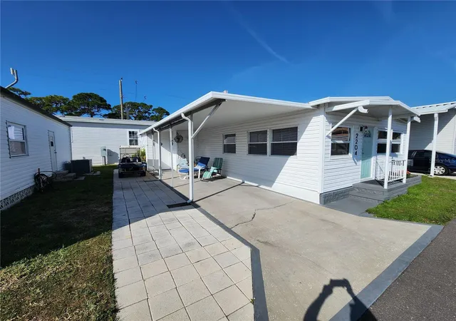 Photo 1 of Manufactured home for sale at 2204 17th Street Ct W, Bradenton, FL 34205 | MLS# A4676830 | Listing updated on 2026-07-22