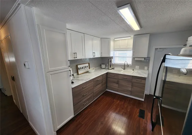 Photo 3 of Manufactured home for sale at 2204 17th Street Ct W, Bradenton, FL 34205 | MLS# A4676830 | Listing updated on 2026-07-22