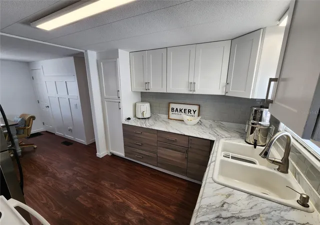 Photo 4 of Manufactured home for sale at 2204 17th Street Ct W, Bradenton, FL 34205 | MLS# A4676830 | Listing updated on 2026-07-22