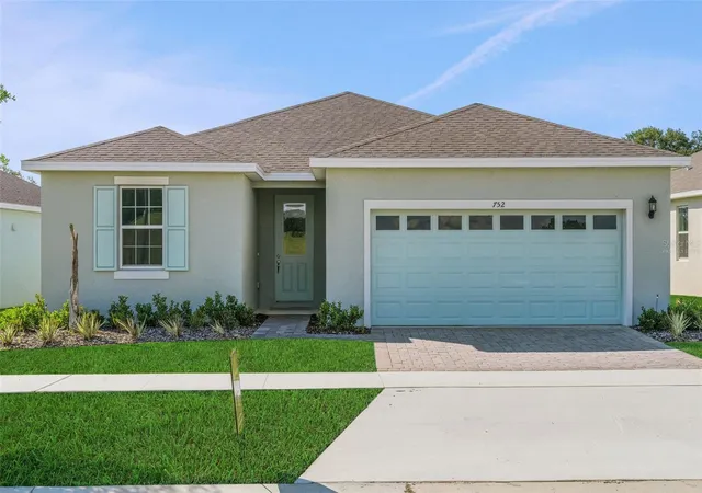 Homes for sale in Lady Lake, FL | 752 Sunshower Dr, Lady Lake, FL 32159 | MLS# G5106174