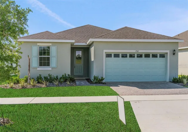 Homes for sale in Lady Lake, FL | 752 Sunshower Dr, Lady Lake, FL 32159 | MLS# G5106174