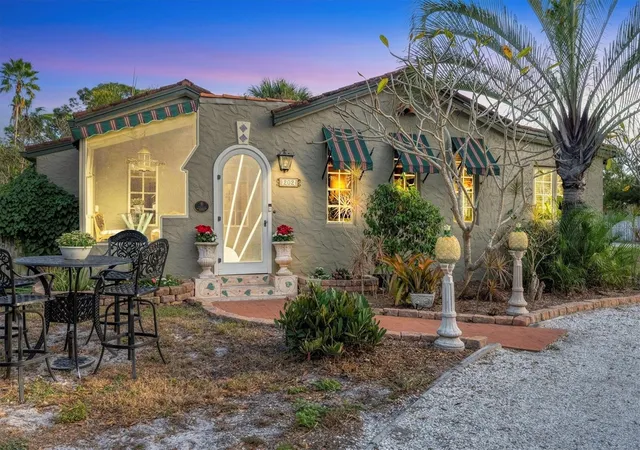 1st image of 202 Pocono Trl E, Nokomis, FL 34275 | MLS# N6142189