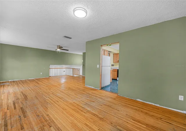 Photo 4 of Single family home for sale at 129 Lake Otis Rd SE, Winter Haven, FL 33884 | MLS# L4958266 | Listing updated on 2026-08-19