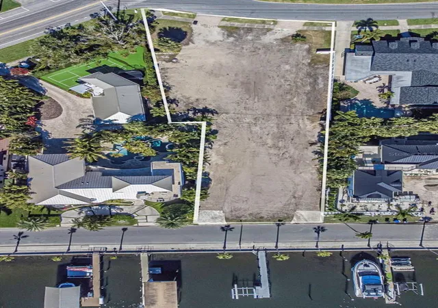 Photo 1 of Land for sale at 140 Brightwaters Blvd NE, Saint Petersburg, FL 33704 | MLS# TB8460961 | Listing updated on 2026-01-12