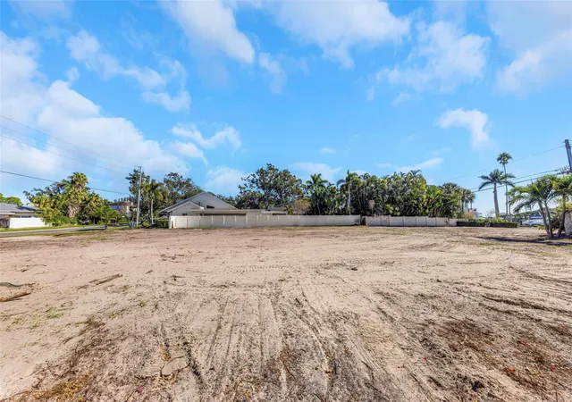Photo 2 of Land for sale at 140 Brightwaters Blvd NE, Saint Petersburg, FL 33704 | MLS# TB8460961 | Listing updated on 2026-01-12