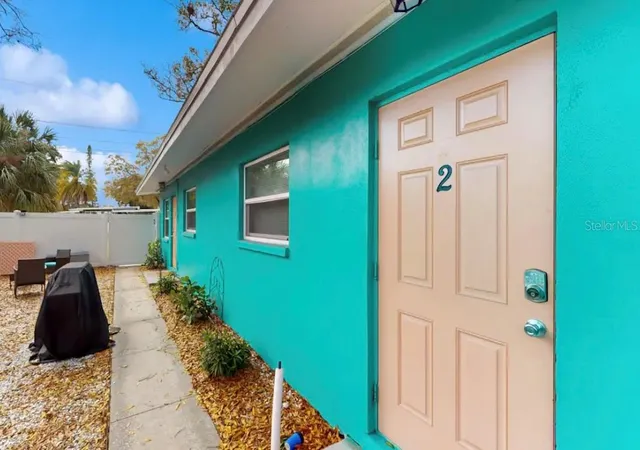 Photo 1 of Sale Pending at 726 Stremma Rd, Largo, FL 33770 | MLS# G5106202 | Listing updated on 2026-09-29