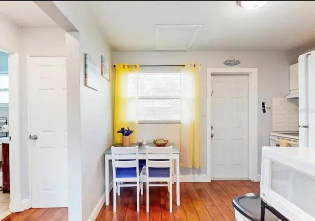 Listing Photo 5 - Condo for sale in building located at 726 Stremma Rd, LARGO, FL 33770