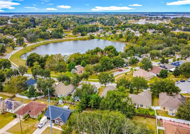 Photo 3 of Sale Pending at 697 Winding Lake Dr, Clermont, FL 34711 | MLS# O6371018 | Listing updated on 2026-04-27