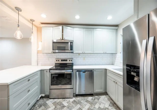 Photo 3 of Single family home for sale at 230 Strathy Ln, Winter Park, FL 32792 | MLS# O6371054 | Listing updated on 2026-08-25