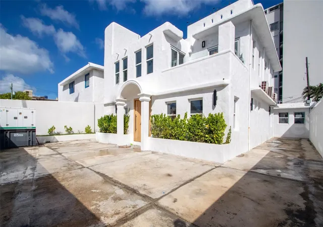 Photo 2 of Single family home for sale at 2071 Cacique St, San Juan, PR 00911 | MLS# PR9118327 | Listing updated on 2026-01-06
