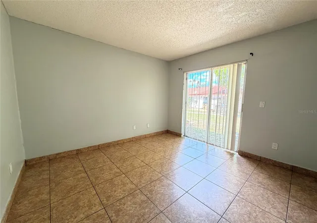 Photo 4 of House for sale at 84 E Marbrisa Way, Kissimmee, FL 34743 | MLS# S5141092 | Listing updated on 2026-08-14