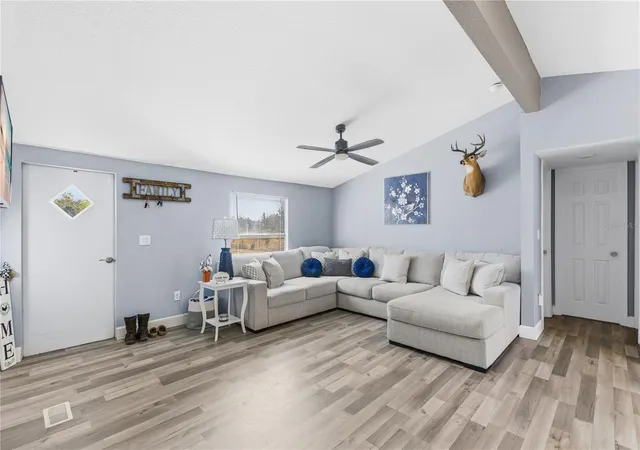 Photo 3 of Manufactured home for sale at 10810 Sportsman Trl, Lakeland, FL 33809 | MLS# L4958296 | Listing updated on 2026-10-01