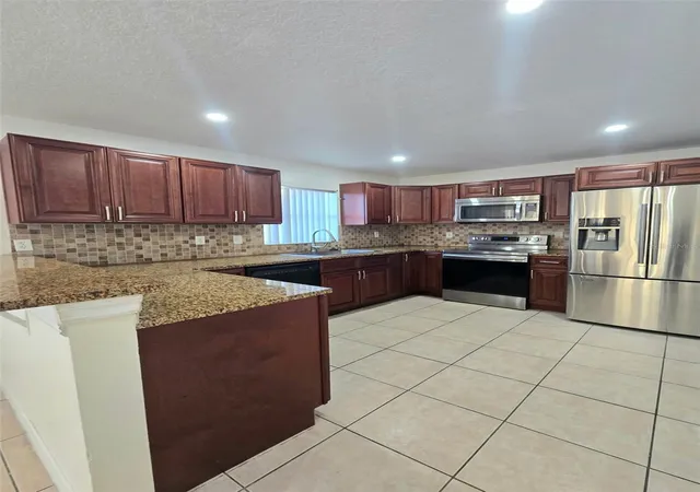 Listing Photo 4 - Condo for sale in building located at 737 Bittern Ln, KISSIMMEE, FL 34759