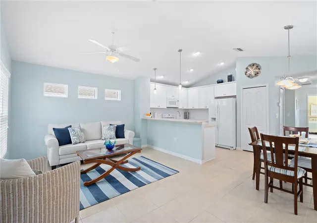 Photo 4 of Single Family Residence at 12642 Shimmering Oak Cir, Venice, FL 34293 | MLS# A4677050 |  | Sold on 2026-02-20