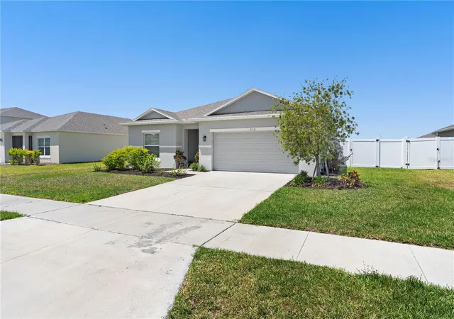 Photo 3 of Single family home for sale at 236 Aquamarine Ln, Kissimmee, FL 34758 | MLS# O6371295 | Listing updated on 2026-10-23