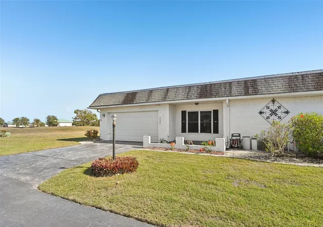 2nd image of 332 Club Manor Dr, Sun City Center, FL 33573 | MLS# TB8461359