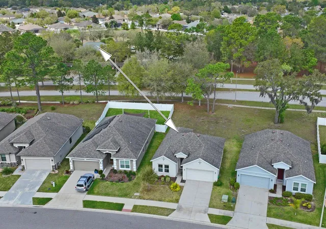 Photo 3 of Single family home for sale at 571 Old Windsor Way, Spring Hill, FL 34609 | MLS# TB8461392 | Listing updated on 2026-09-03