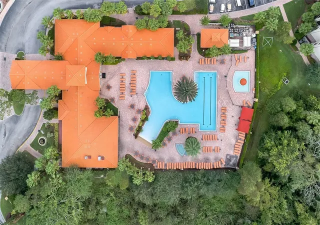 Listing Photo 2 - Condo for sale in building located at 1371 Tuscan Ter, Davenport, FL 33896 - Unit #3307