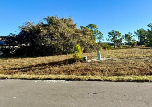 4th image of 14 Pine Valley Rd, Rotonda West, FL 33947 | MLS# D6145444