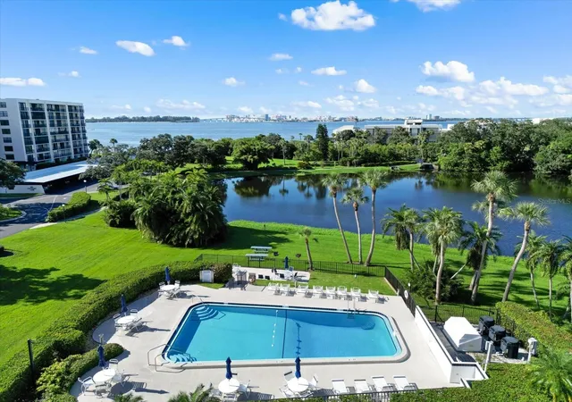 2nd image of 220 Belleview Blvd #702, Belleair, FL 33756 | MLS# TB8461552