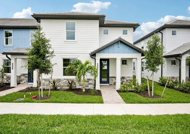 Photo 1 of Townhouse for sale at 17829 Broadleaf Loop, Venice, FL 34293 | MLS# R4910491 | Listing updated on 2026-08-13