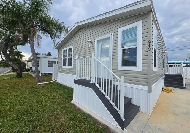 2nd image of 919 50th Ave W, Bradenton, FL 34207 | MLS# OM716146