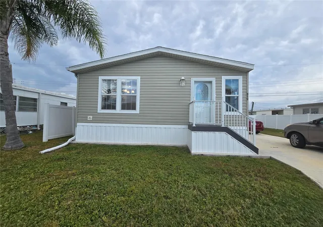 1st image of 919 50th Ave W, Bradenton, FL 34207 | MLS# OM716146