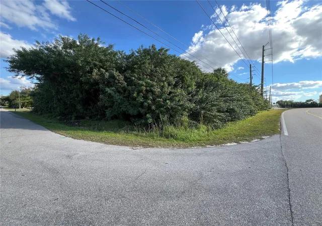 3rd image of 2620 Cooper St, Punta Gorda, FL 33950 | MLS# C7519754