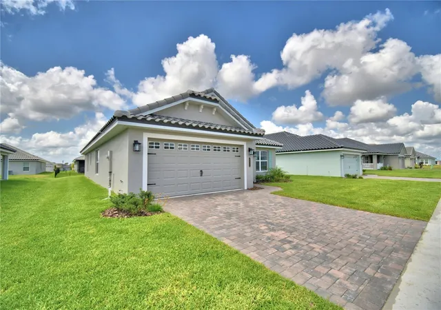 Homes for sale in Auburndale, FL | 4651 Grandview Glen Dr, Auburndale, FL 33823 | MLS# L4958329