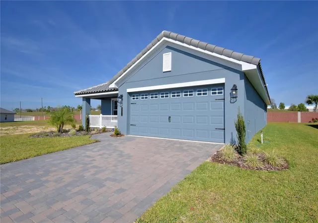 Homes for sale in Auburndale, FL | 4431 Juliana Lake Dr, Auburndale, FL 33823 | MLS# L4958330