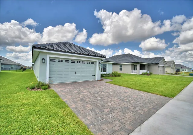 Homes for sale in Auburndale, FL | 4657 Grandview Glen Dr, Auburndale, FL 33823 | MLS# L4958331