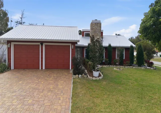 Photo 2 of Single family home for sale at 980 Bluebird Ter, Deltona, FL 32725 | MLS# V4946586 | Listing updated on 2026-09-04