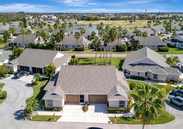 4th image of 2905 Captains Ct, PALMETTO, FL 34221