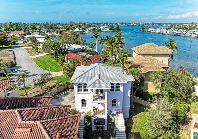 3rd image of 282 Santa Maria St, Venice, FL 34285 | MLS# A4677246