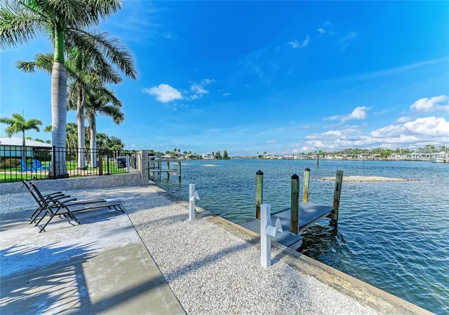 1st image of 282 Santa Maria St, Venice, FL 34285 | MLS# A4677246